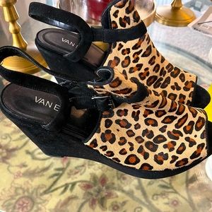 Vaneli Edlyn Camel Dino Hair leopard print shoes. Sz 10 1/2 M